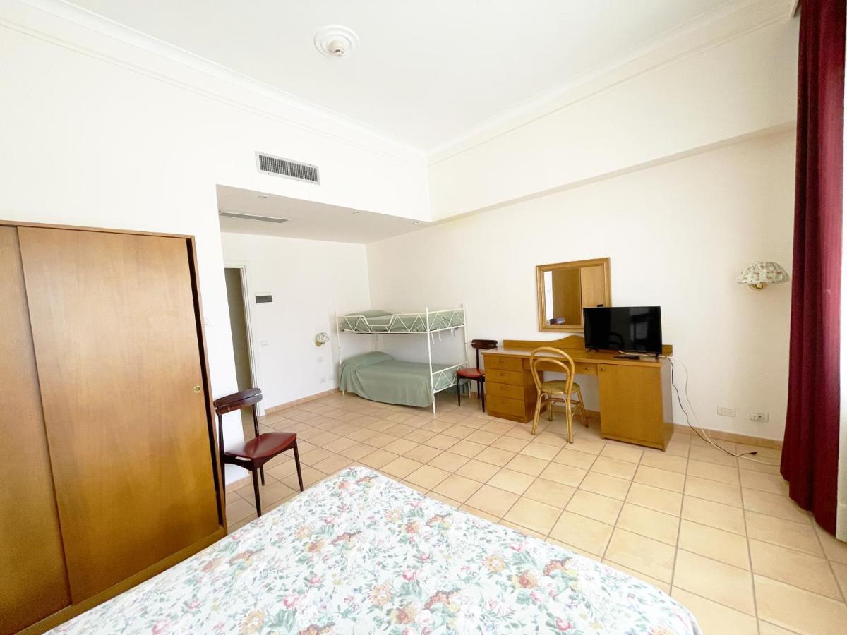Hotel Reginella SantʼAgata sui Due Golfi Dış mekan fotoğraf