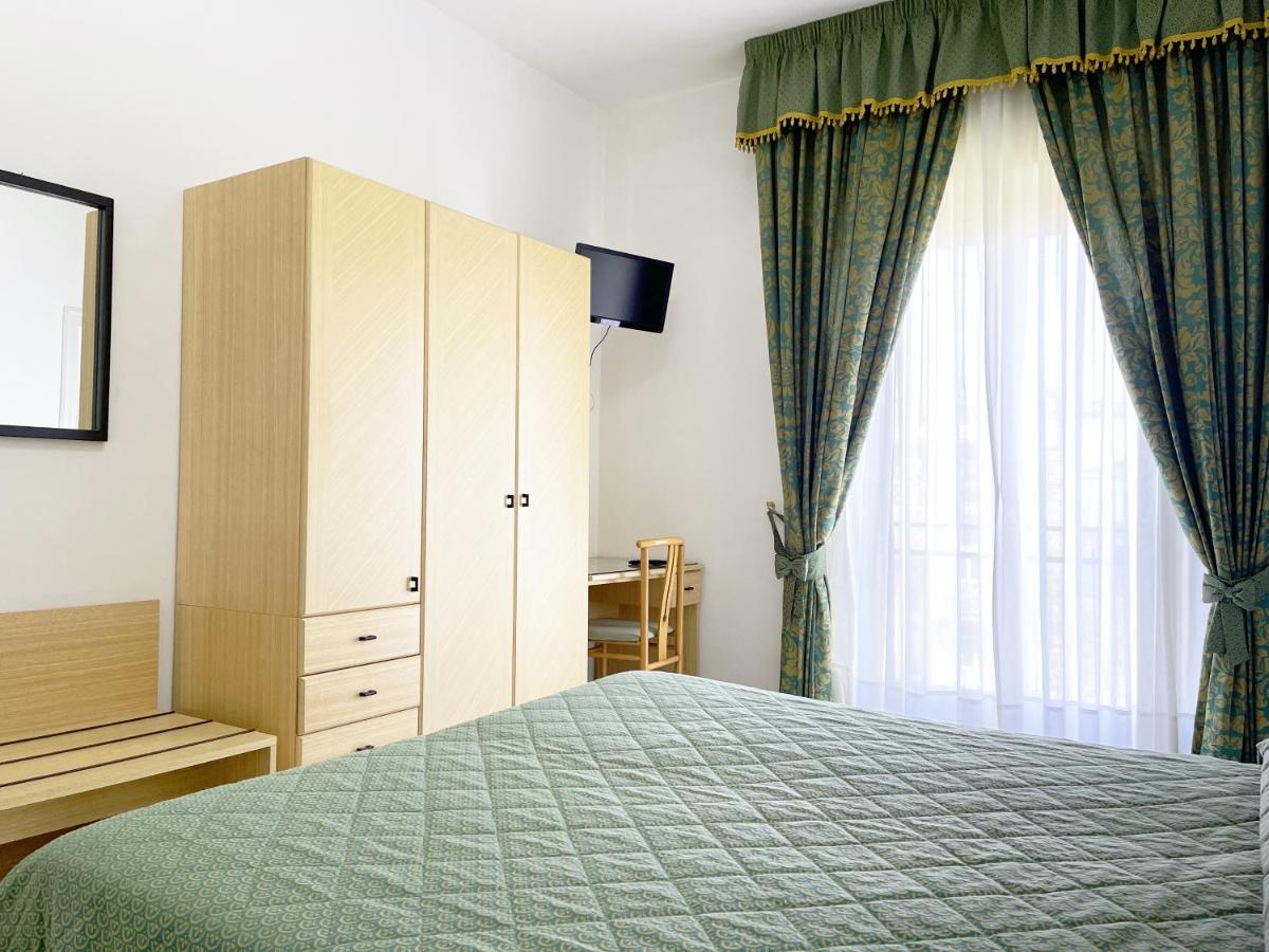 Hotel Reginella SantʼAgata sui Due Golfi Dış mekan fotoğraf