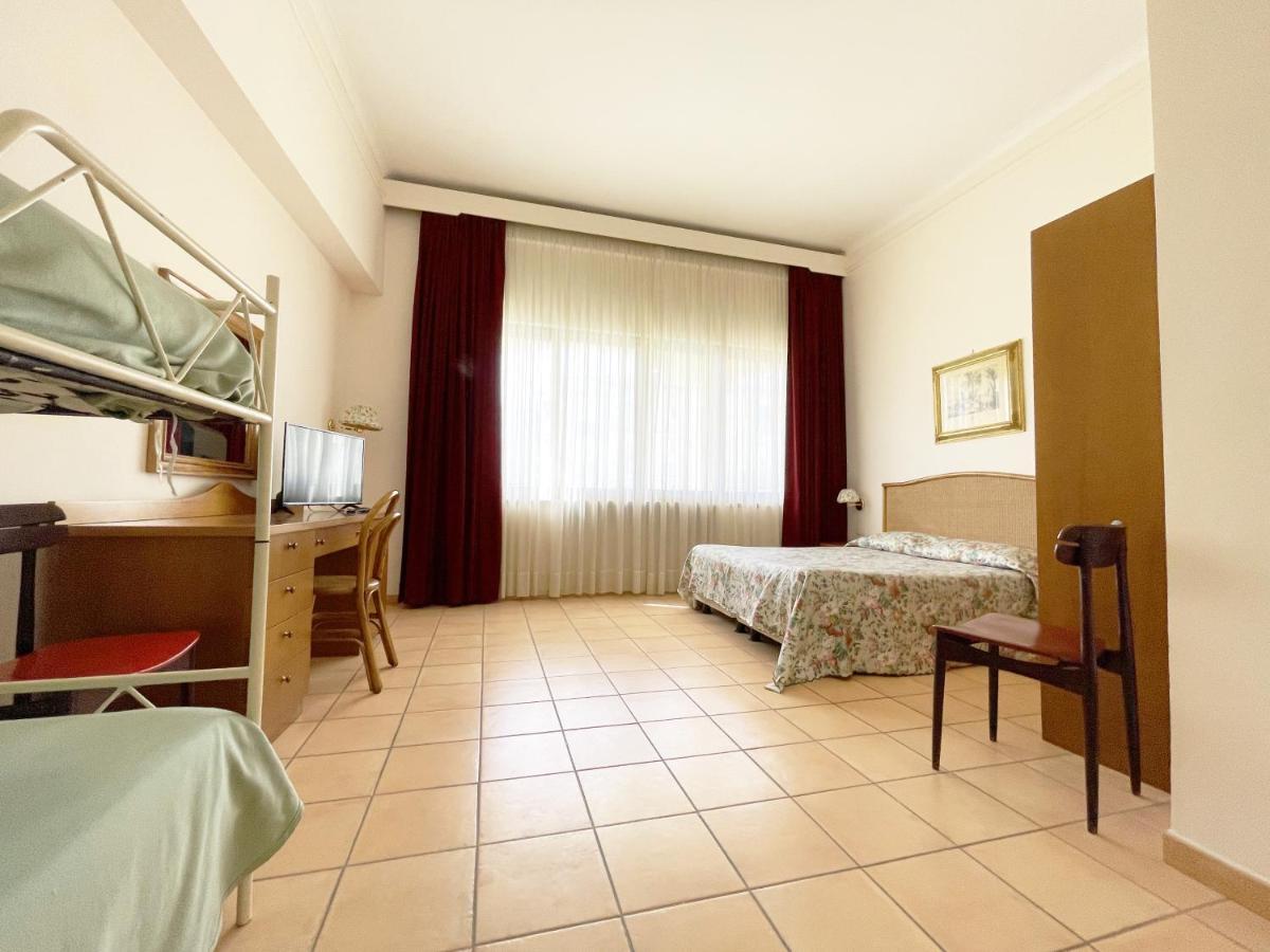 Hotel Reginella SantʼAgata sui Due Golfi Dış mekan fotoğraf