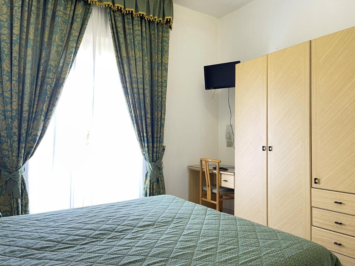 Hotel Reginella SantʼAgata sui Due Golfi Dış mekan fotoğraf