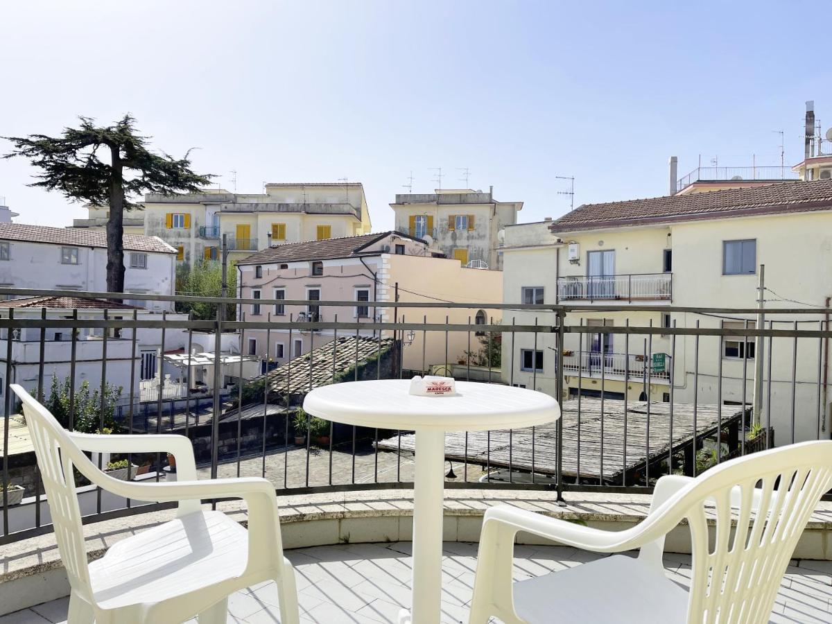 Hotel Reginella SantʼAgata sui Due Golfi Dış mekan fotoğraf