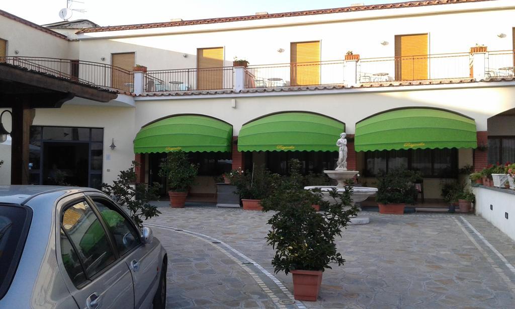 Hotel Reginella SantʼAgata sui Due Golfi Dış mekan fotoğraf